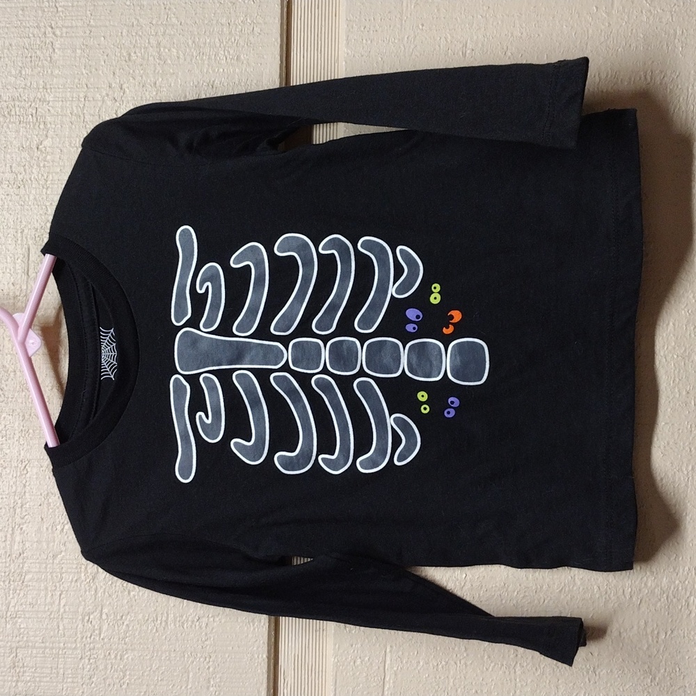 Glow-in-the-dark skeleton bones graphic tee 3T